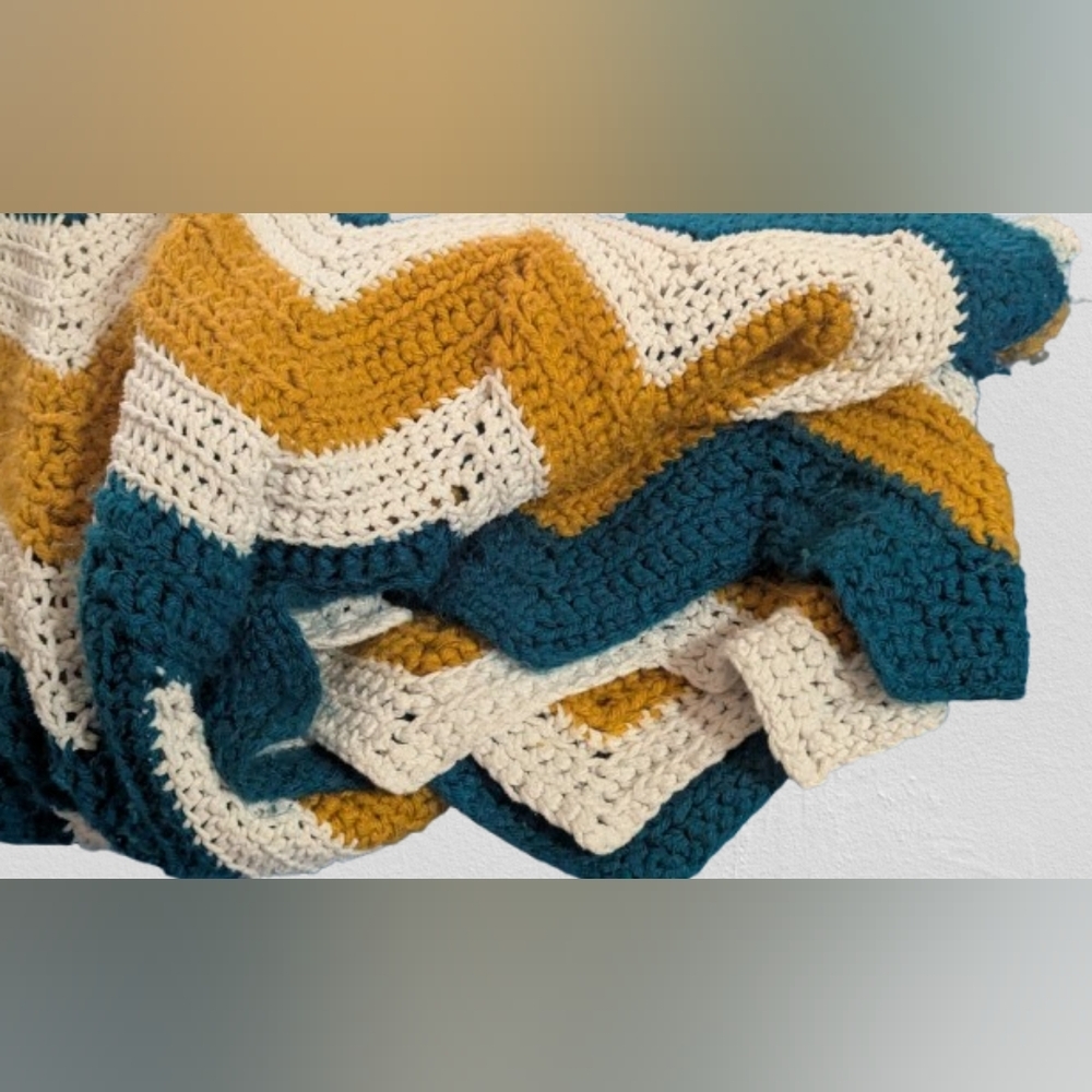Vintage Cozy Chevron Knit Throw Blanket Afghan Cream Gold Teal 85x42"
